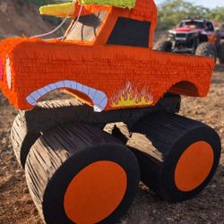 Glo's Custom Made Piñatas 