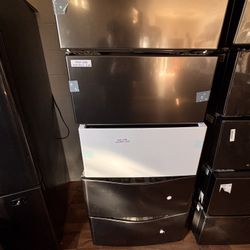 LAUNDRY PEDESTALS