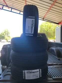 215/60R16 Royal Black