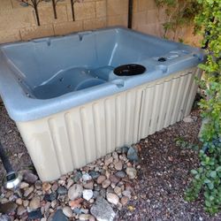 FREE HOT TUB. 110, WORKS PERFECTLY. ONE PIECE RESIN. NEEDS A NEW COVER.