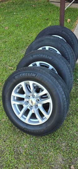 18 inch Chevy Silverado wheels $480 FIRM/PRECIO FIRME