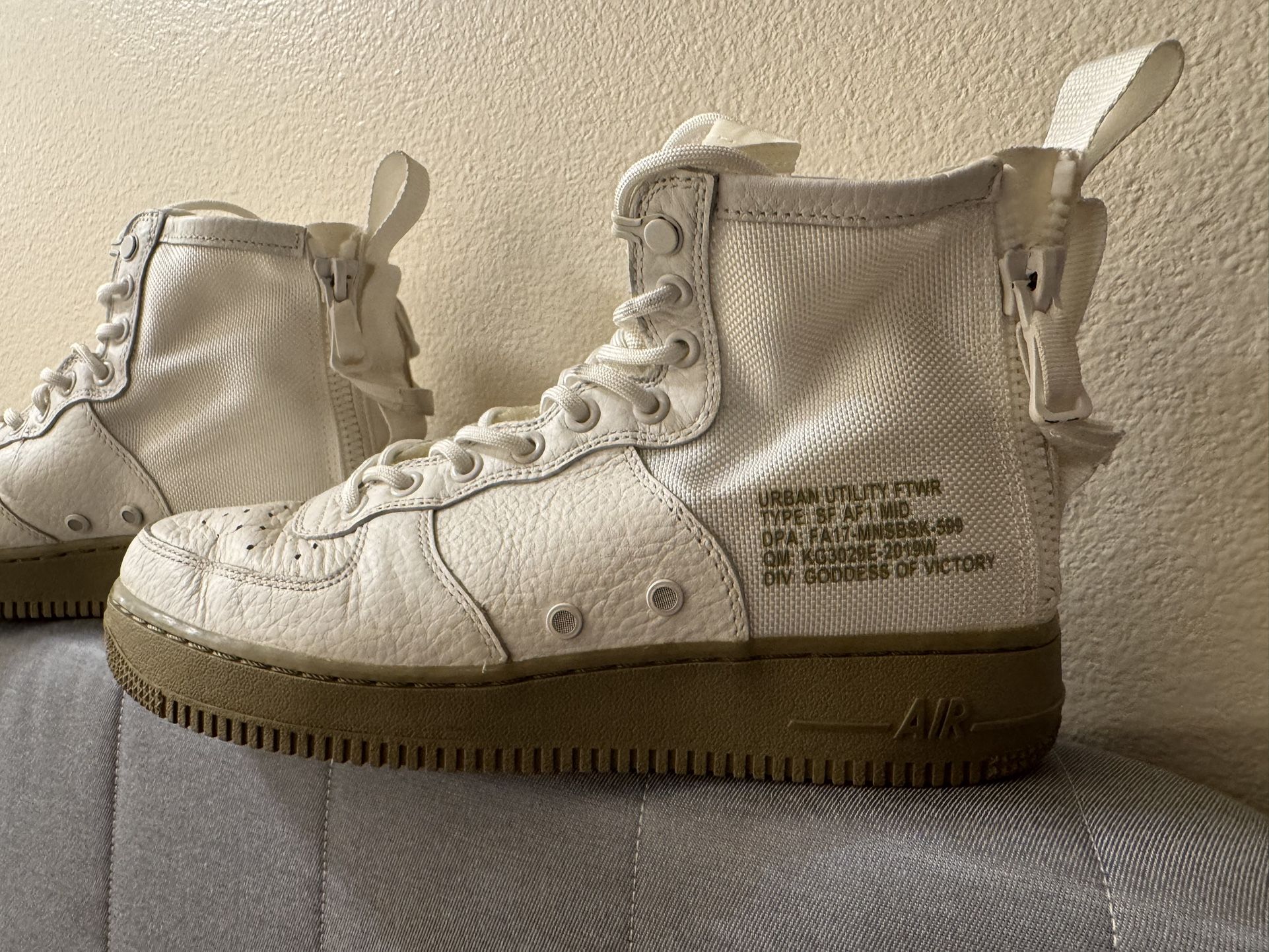 Nike SF Air Force 1 Mid Olive Ivory