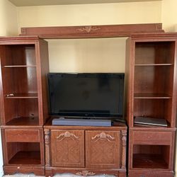 FREE ENTERTAINMENT CENTER