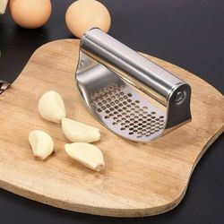 Brand New Stainless Steel Garlic Press Tool, Manual Minced Garlic Chopped Garlic Tool