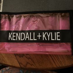Kendall And Kylie Make Up Bag