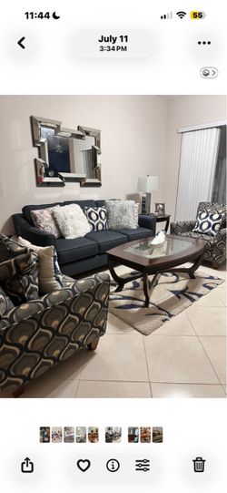 Like New! Elegant Coffee Table & 2 End Tables.  Elegante mesa de centro con 2 mesas auxiliares