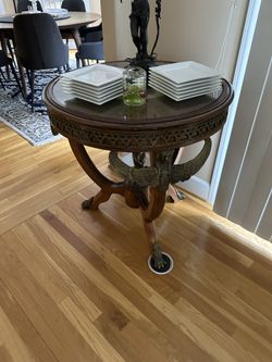 Antique Round Table In Great shape 