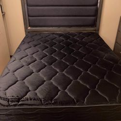 Bedroom Set Queen Mattress Néw