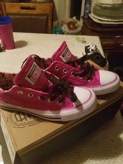 New Converse girls size 5y