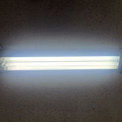 30" Corallife T5 reef Reef Light 