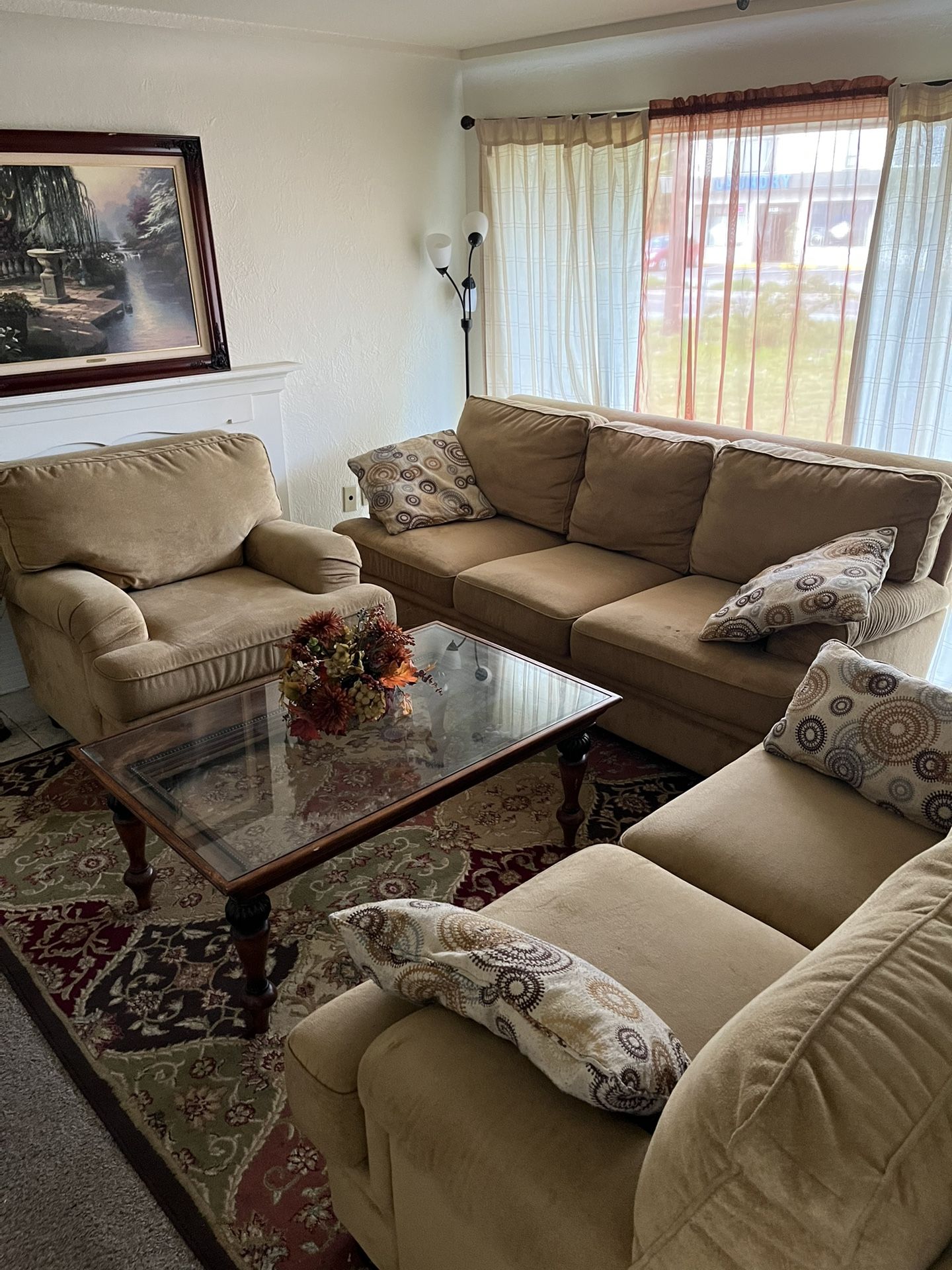 Living Room Set w/ Coffee Table