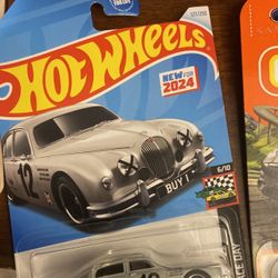 Hot Wheels Jaguar MK1 Gray #127 127/(contact info removed) HW Race Day