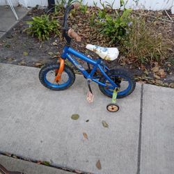 Kid's Huffy 8 Inch Bike With Training Wheels 