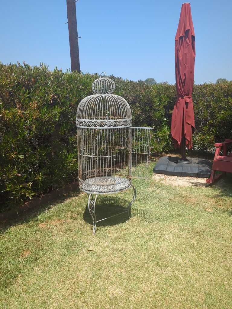 Metal Bird Cage 5 Foot Tall