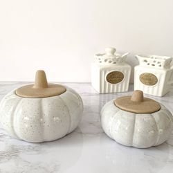 Set Of 2 Pumpkins With Lids 