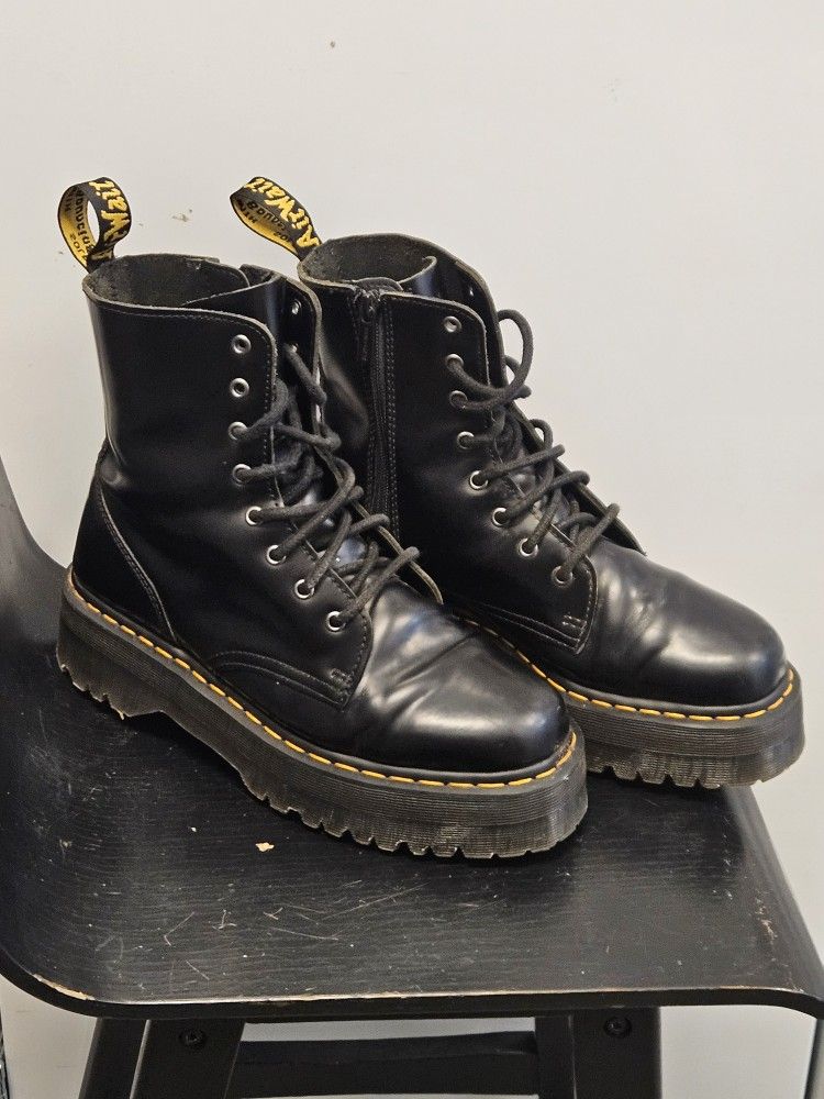 Like New DR MARTINS Jadon Black Platform