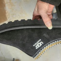 Ugg's Women's Black