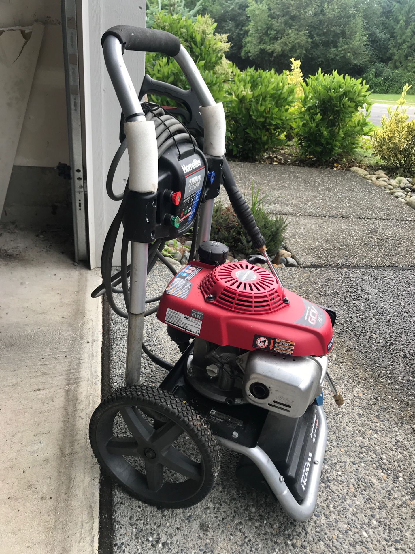 Honda pressure washer with soap dispenser and 4 different tips
