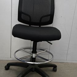 Bar Height With Adjustable Footrest 