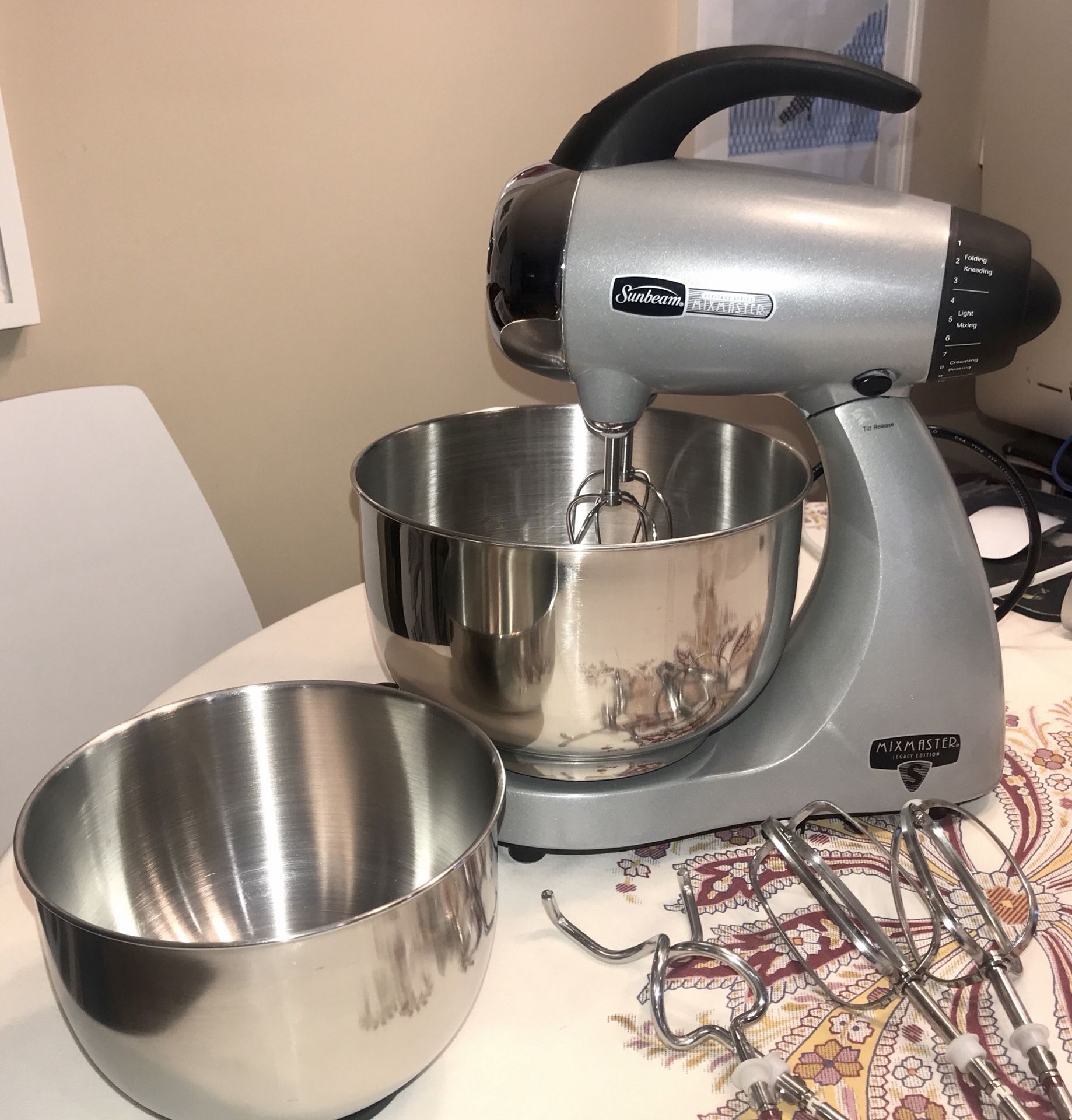 SUNBEAM Heritage Mixmaster Legacy Edition Tilt-Head Stand Mixer W/ Bowls  Beaters