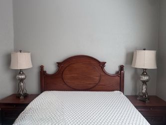 Queen size bed set