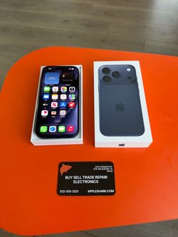 Apple iPhone 17 Pro 512GB Unlocked to any carrier! 90 day warranty! Financing available!