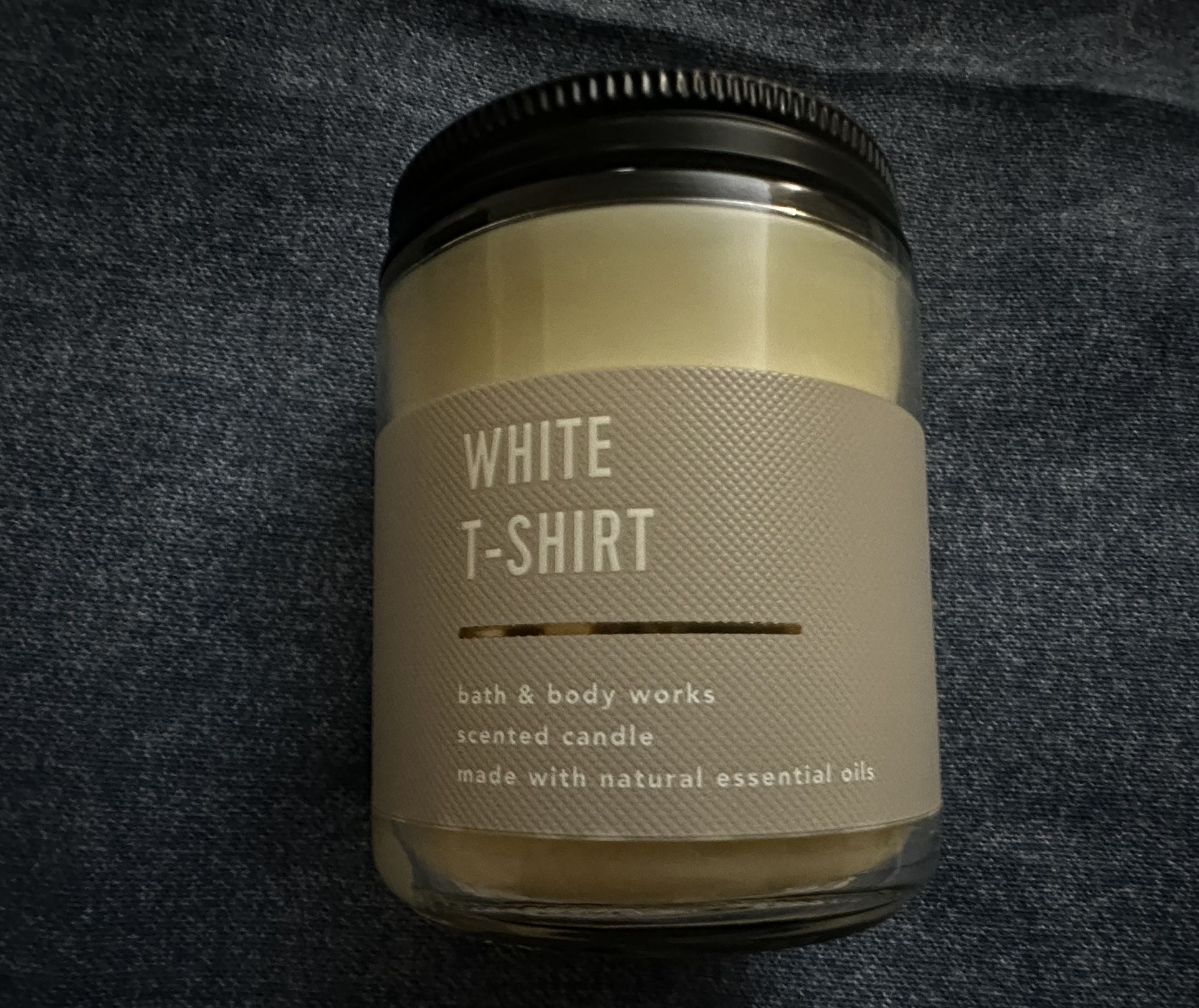 Bath & Body Works White T-Shirt Scented Candle 7 Onz Jar