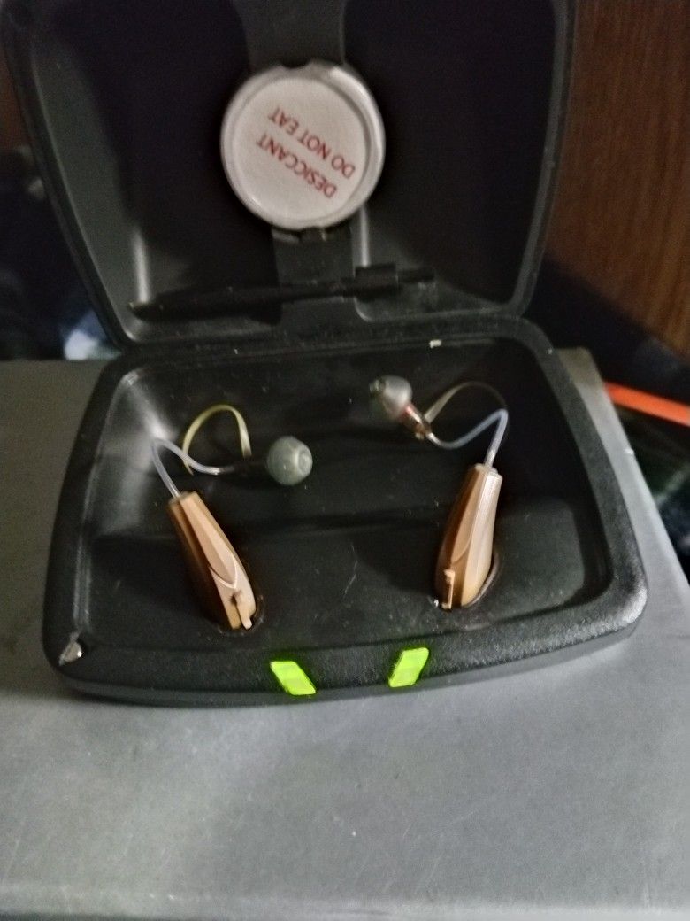 Starkey And Muse Hearing Aids 12400