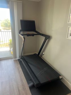 2020 Peloton Tread, Very Good (51-200 Rides), Rancho Palos Verdes