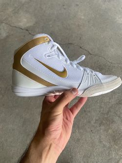 Nike Freek Wrestling Shoes White Metallic Gold Size 10