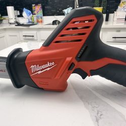 Milwaukee Hackzall
