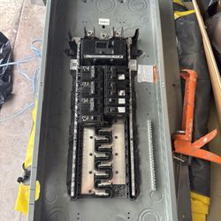 Square D Homeline Electrical Panel / Load Center – Excellent Condition