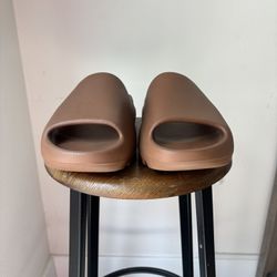 Adidas Yeezy Slide Flax – Size 12 Men’s