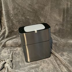 Smart touchless motion sensor bathroom trashcan