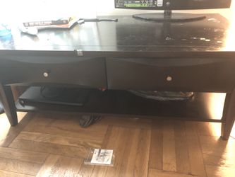 Drawer set and desk with mini below storage. Bit of a clean and like new.