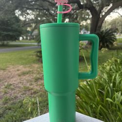 Simple Modern Cup In jade Green 