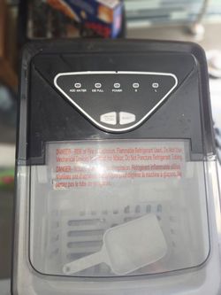 Counter top ice cube maker