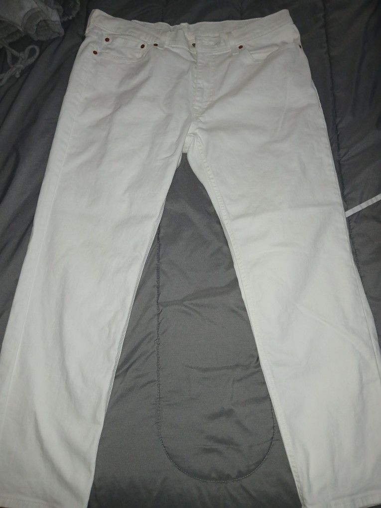 Levi's ALL WHITE!!!