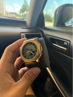 Gold GSHOCK