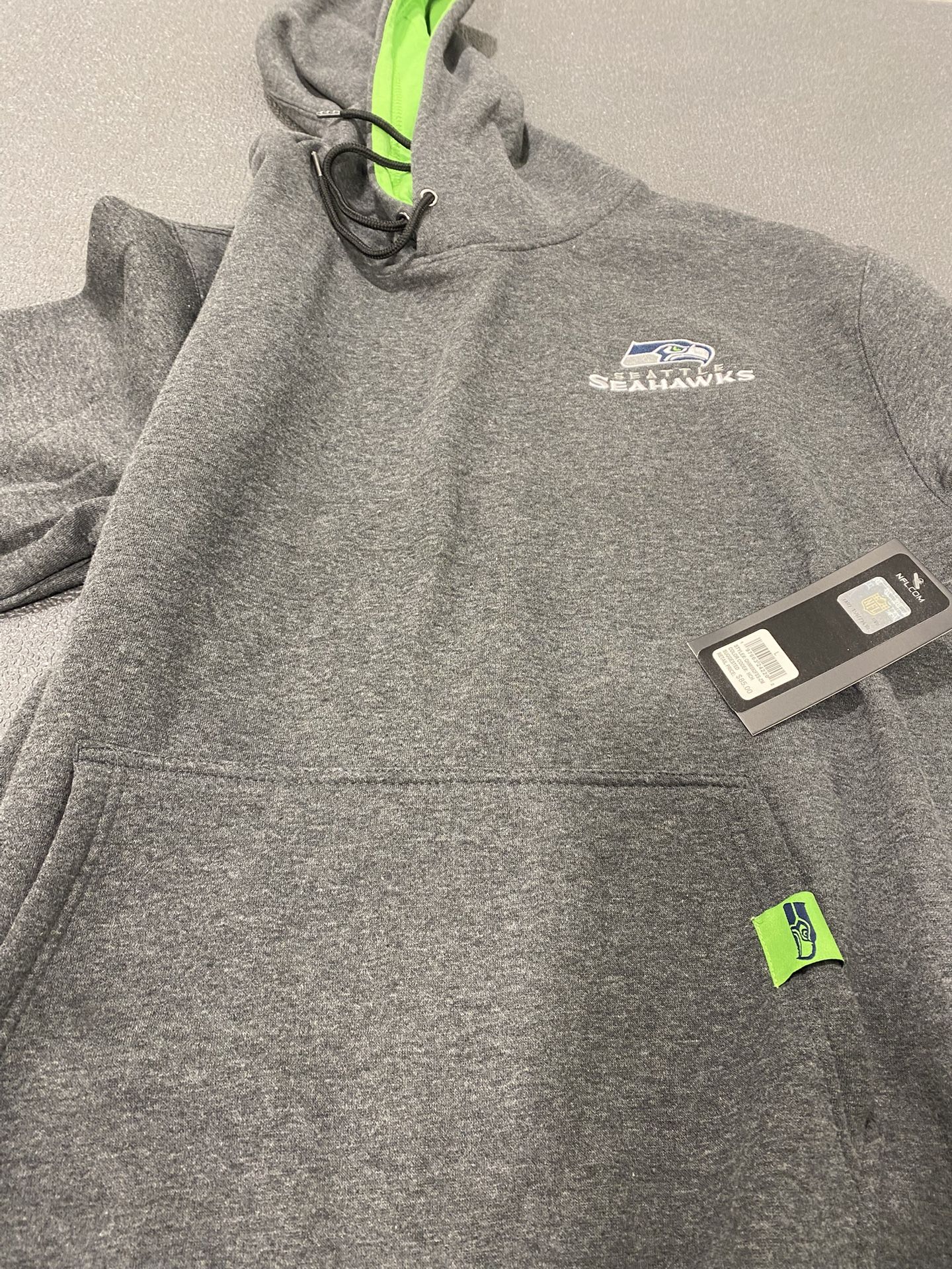 L Seattle Seahawks sweatshirt