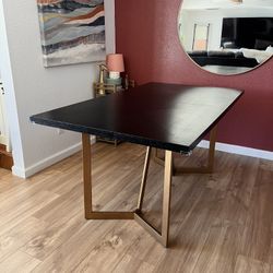 Dinning Table 