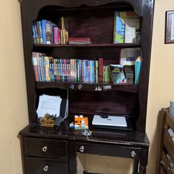 Wood bookcase ( THE NOOKS ATE MOT INCLUDED)