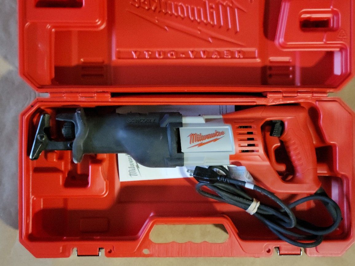Milwaukee
12 Amp SAWZALL Reciprocating Saw with Case