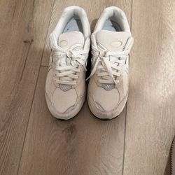 Woman’s New balance Size 6.5