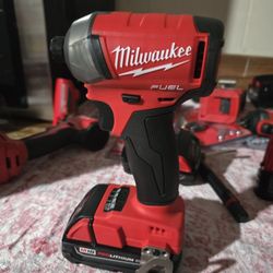 Milwaukee Surge With Battery🔥 (For Lomited Time)