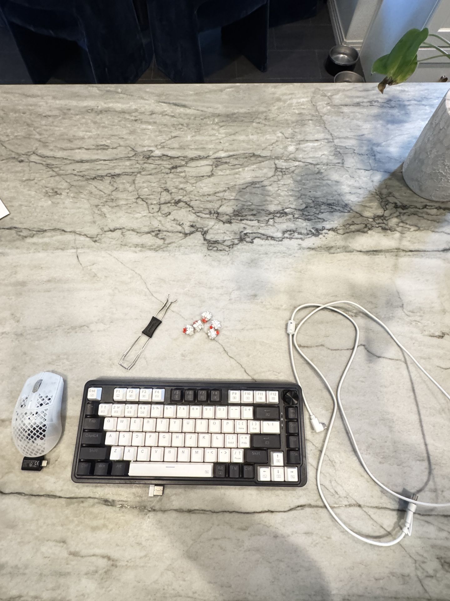 Ghost Wireless gaming mouse + 65% mechanical keyboard + Lightning cable bundle