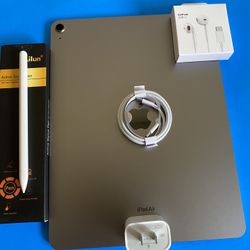 256GB Apple IPad Air 13” (Liquid Retina Display / M2 chip / 2024  model) with Pen, keyboard & Accessories 