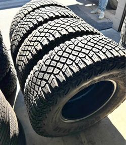 315/70/17 Goodyear Selling a set of 4 tires in excellent condition 🫡