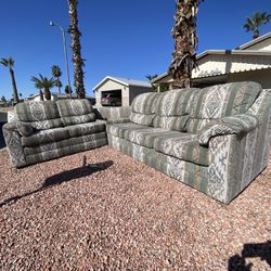 90s Beautiful Aztec Pattern Three Piece Couch