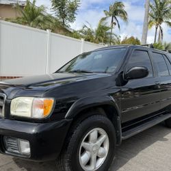 2002 Nissan Pathfinder LE
